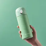 gourde avec pipette pour boissons chaudes