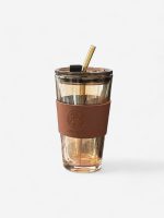 gourde en verre avec paille réutilisable