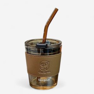 gourde en verre avec paille style tasse à café